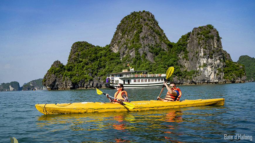 Baie-Ha-long-kayak-870